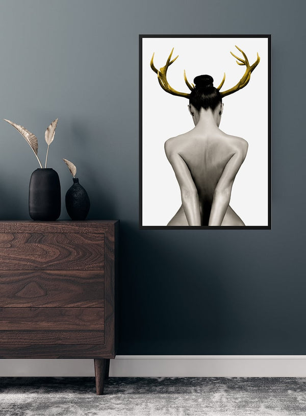 Nackte Frau mit Geweih Poster